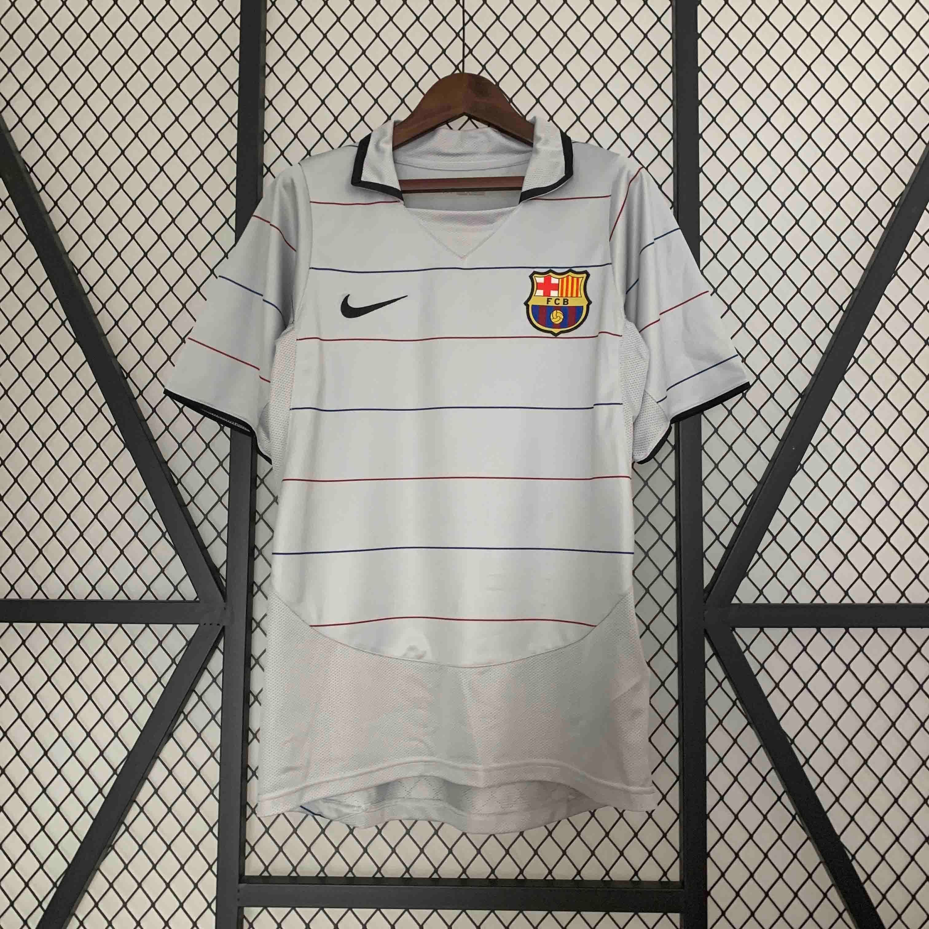 03-04 Retro Barcelona Away Shirt