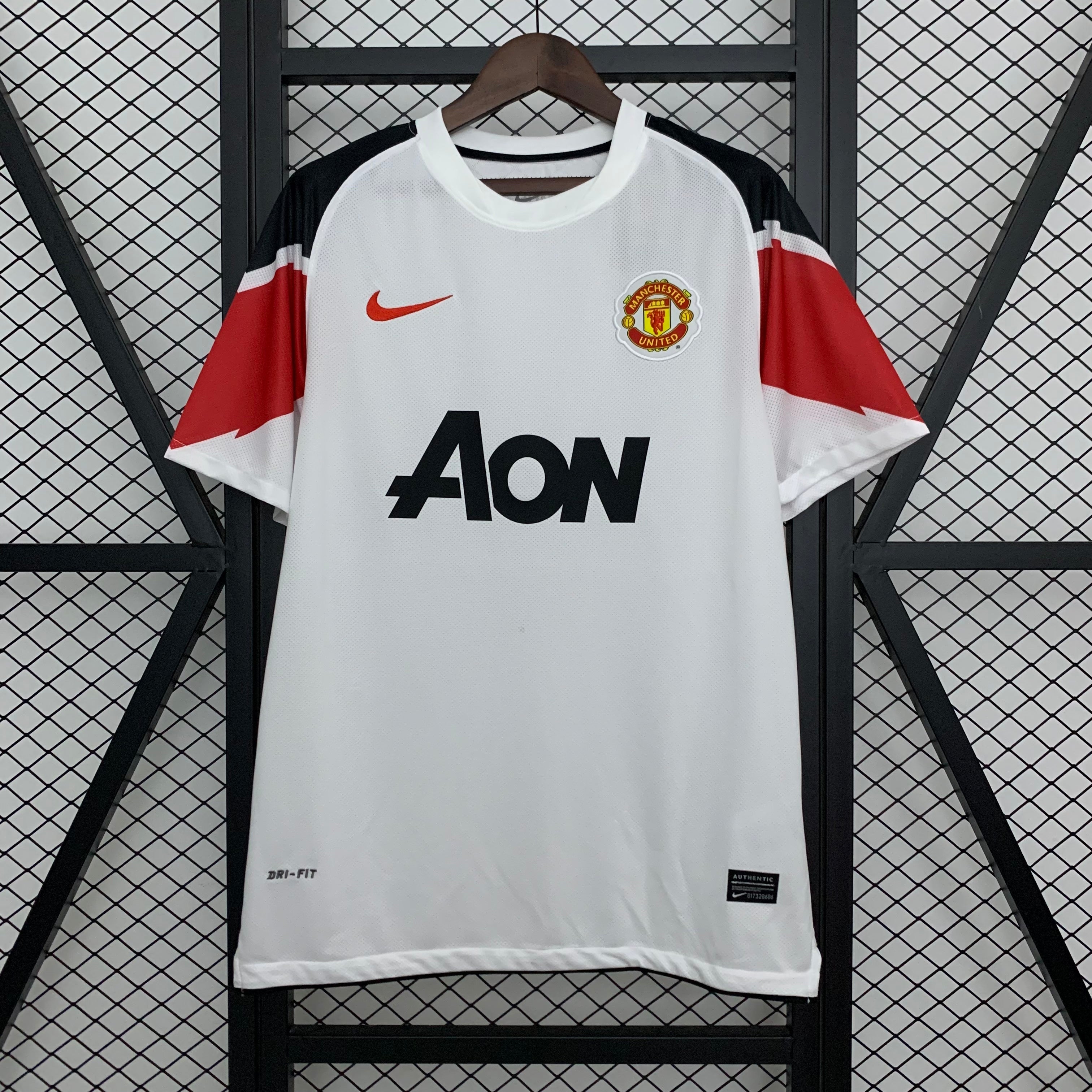 10-11 Manchester United Away Retro Shirt