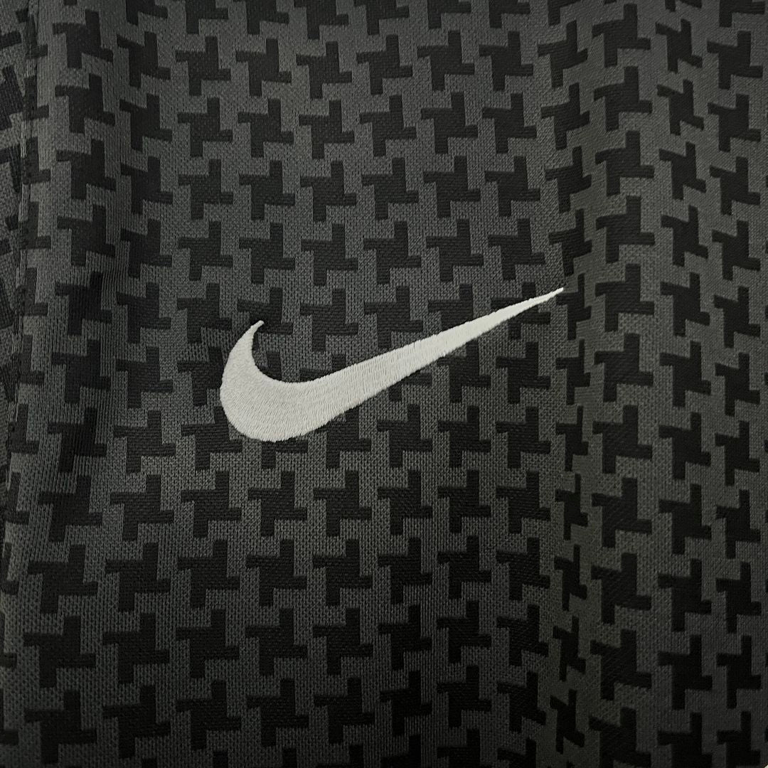 03-05 Manchester United Away Retro Shirt