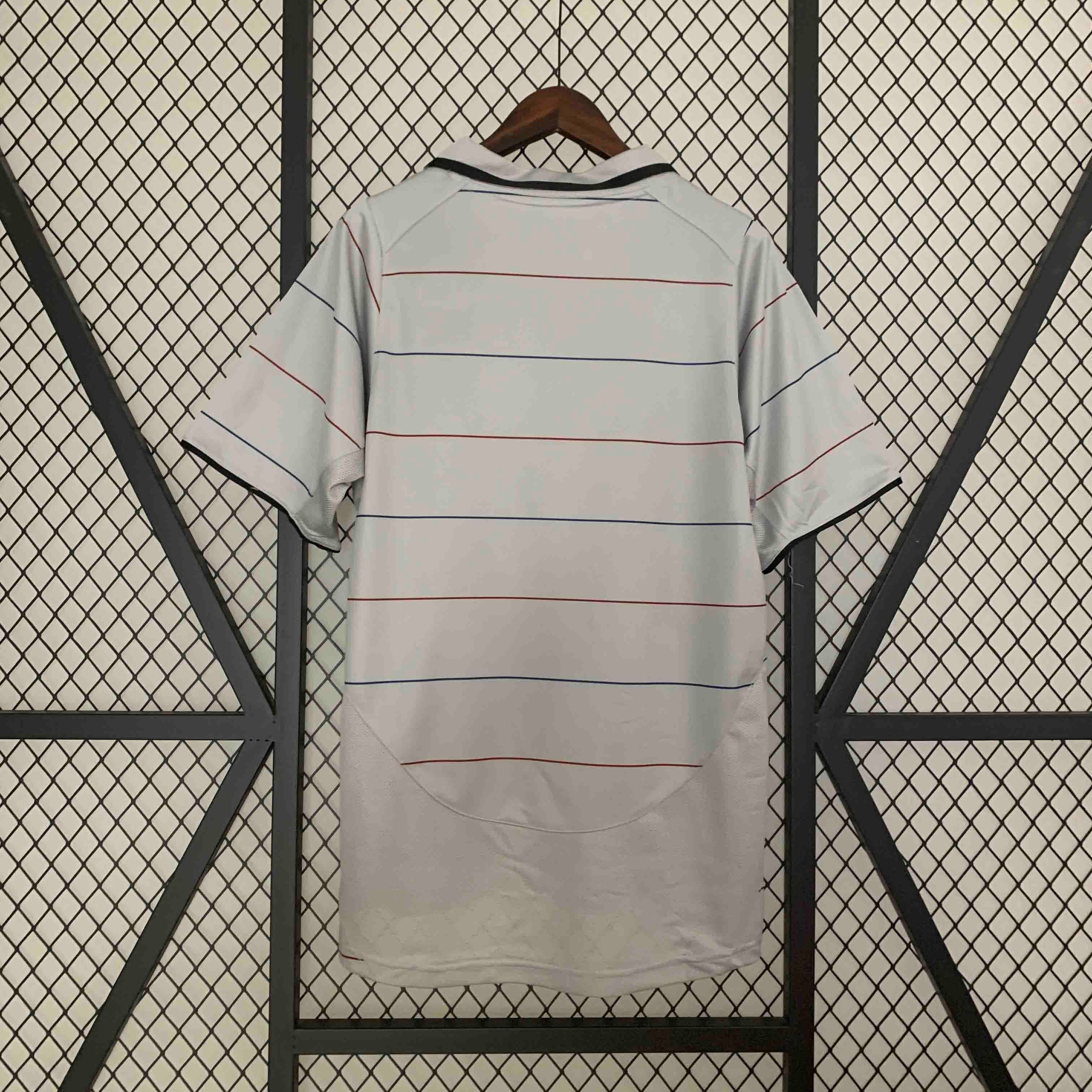 03-04 Retro Barcelona Away Shirt