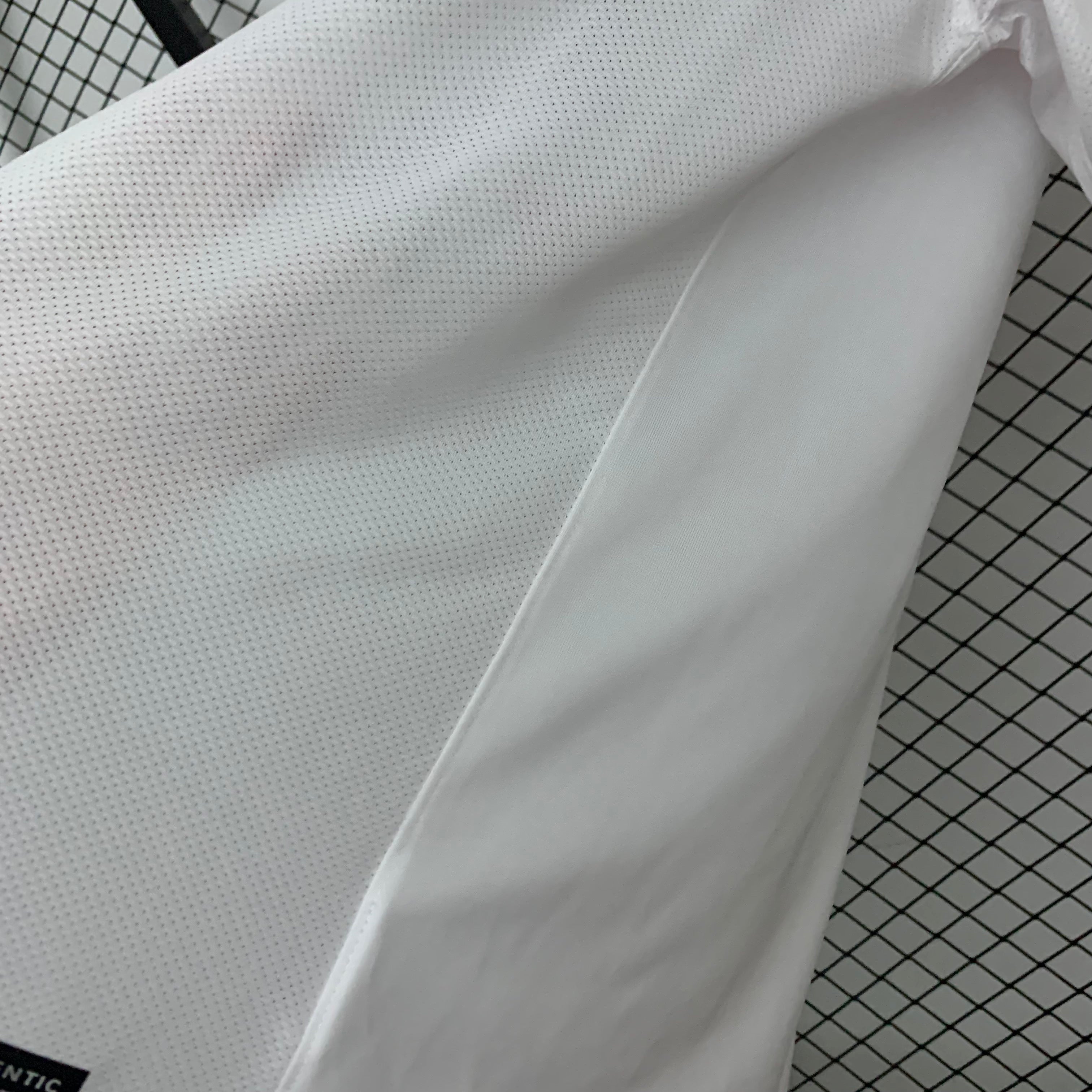 10-11 Manchester United Away Retro Shirt