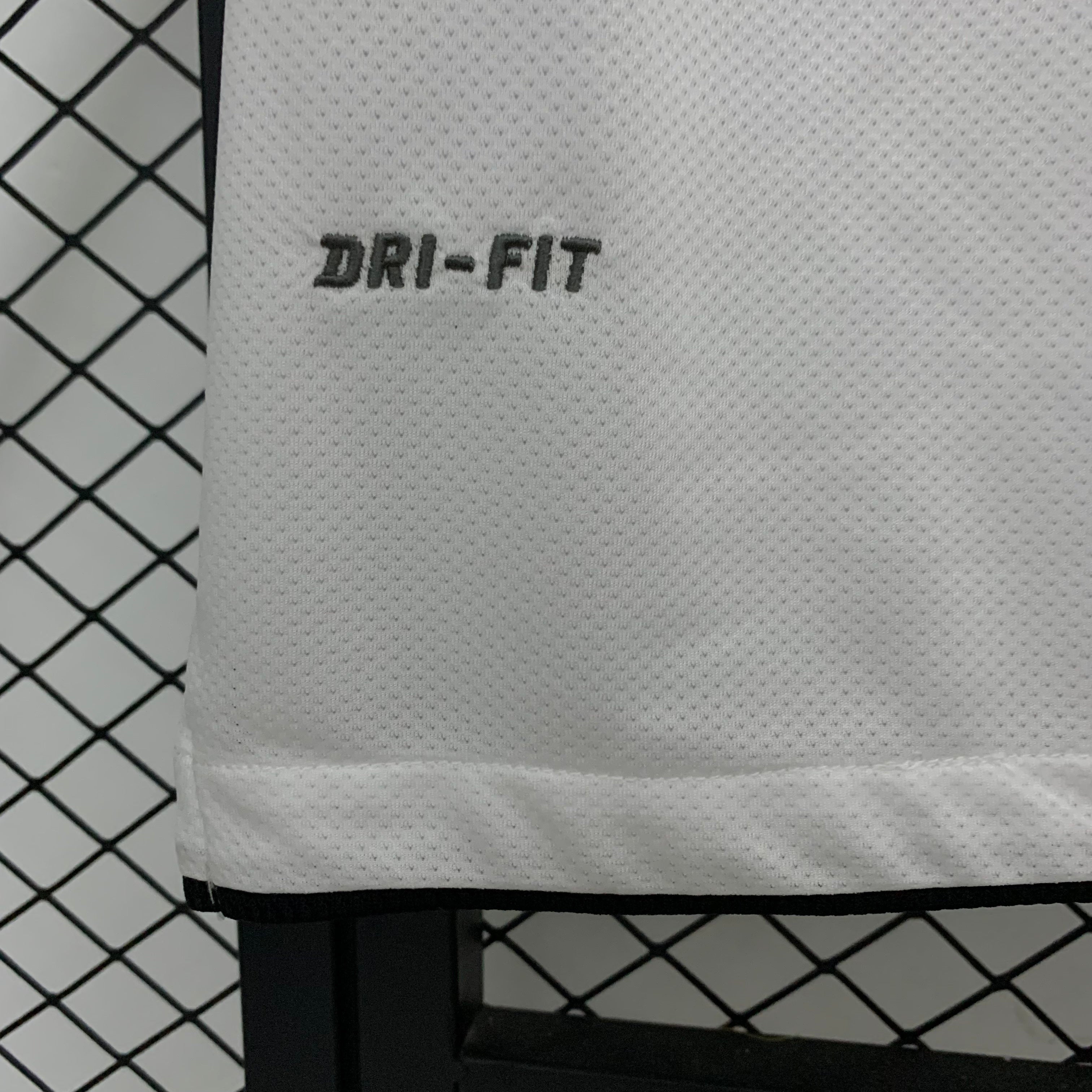 10-11 Manchester United Away Retro Shirt