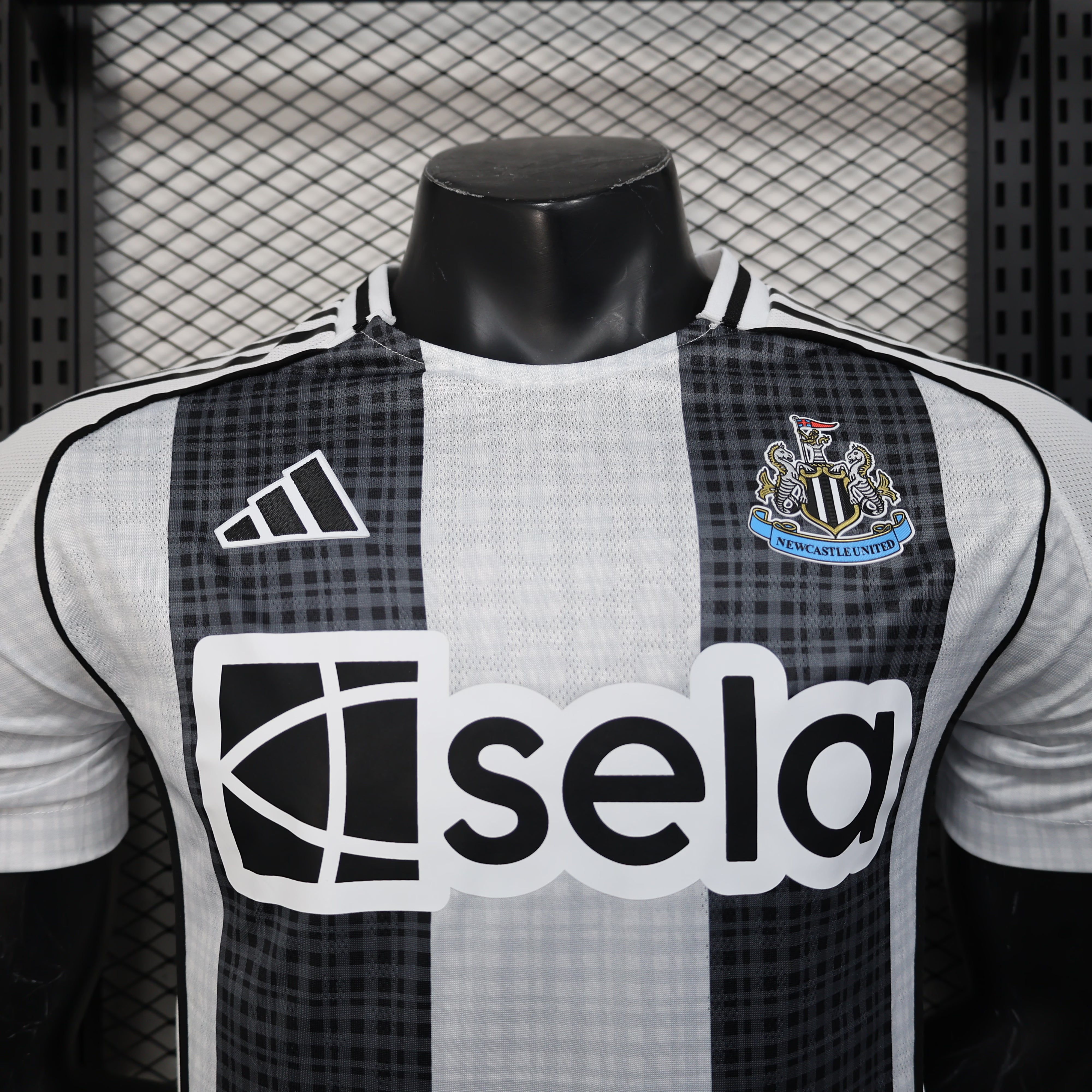 25-26 Newcastle United Home Shirt