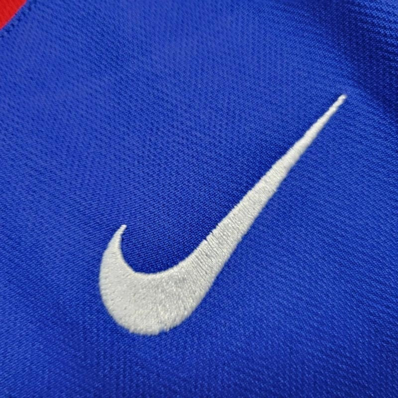 05-06 Manchester United Away Retro Shirt