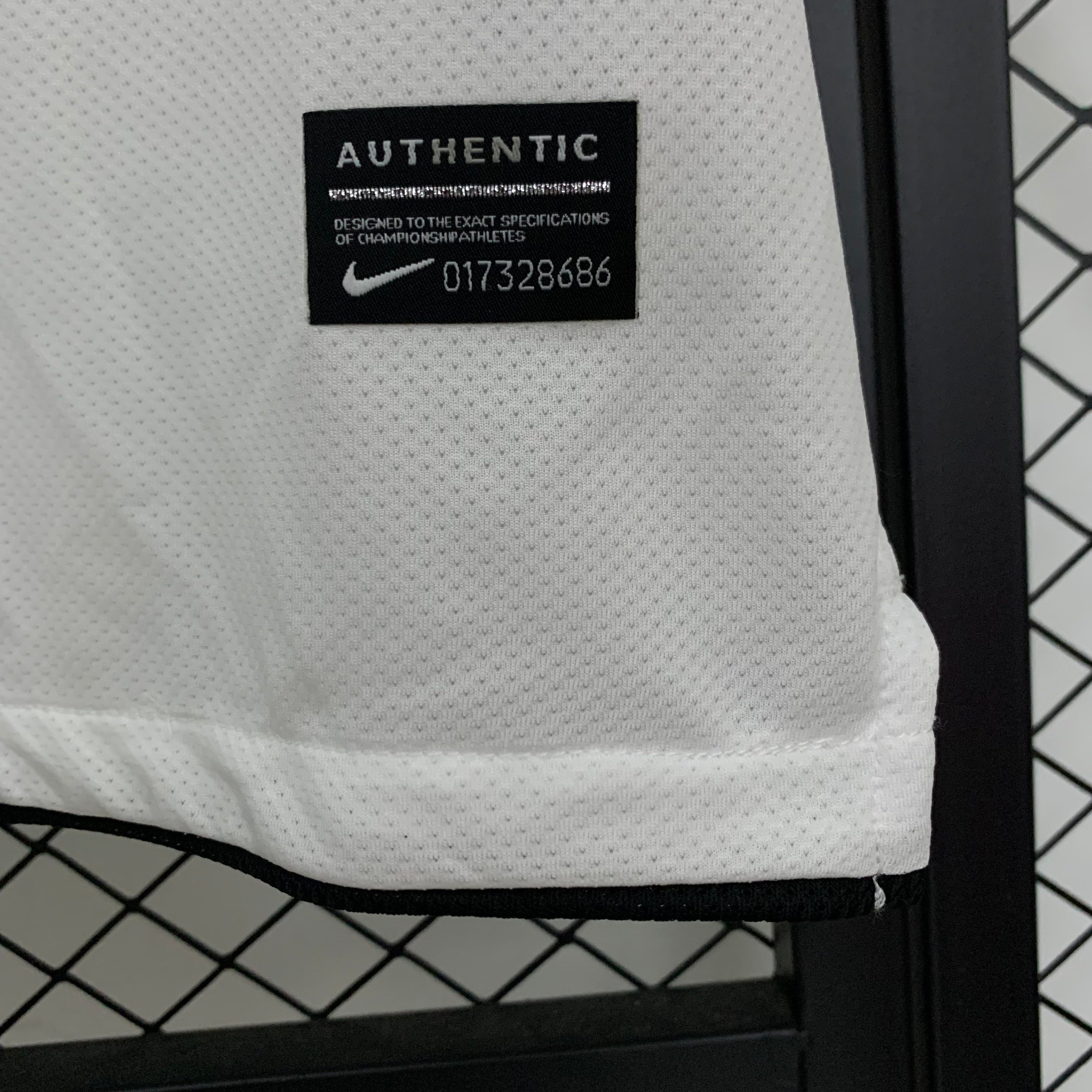 10-11 Manchester United Away Retro Shirt