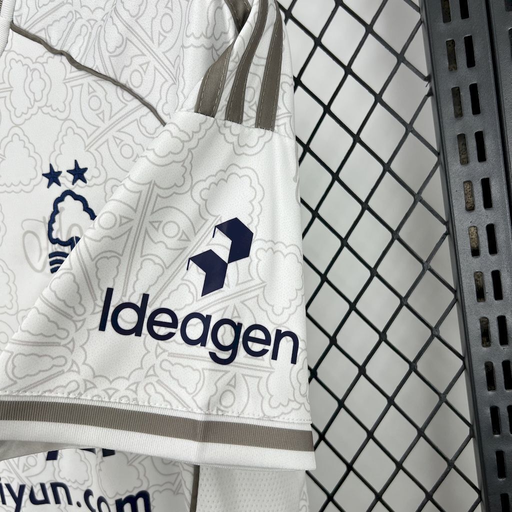 25-26 Nottingham Forest Away Shirt