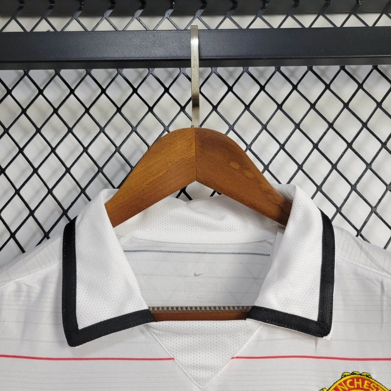 04-06 Manchester United Away Retro Shirt